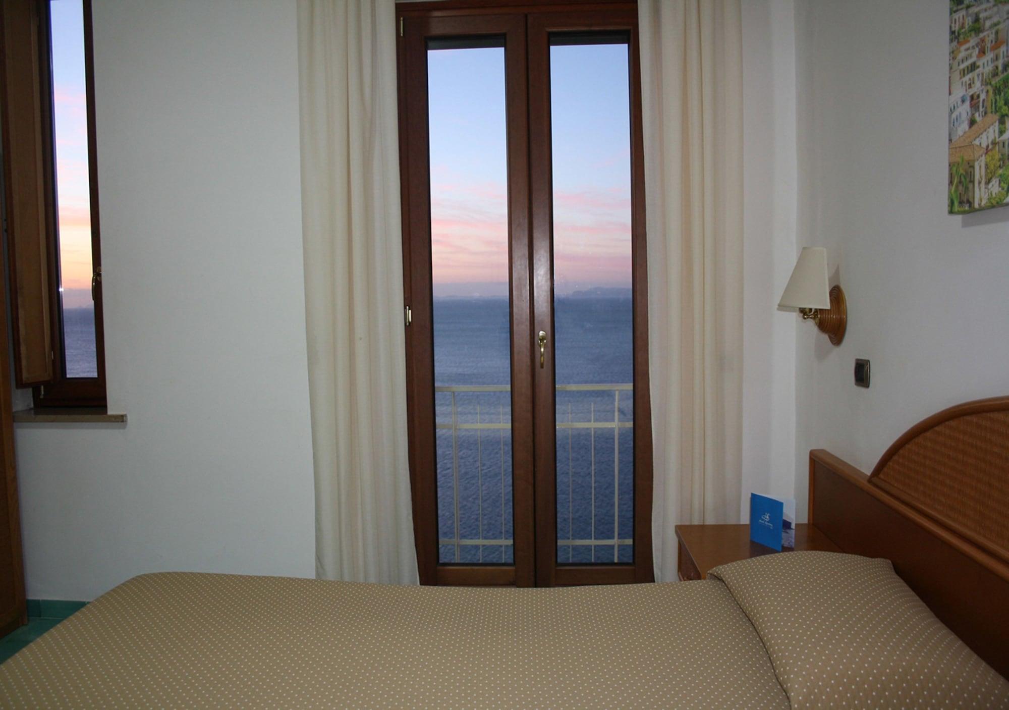 Hotel Sporting Vico Equense Esterno foto