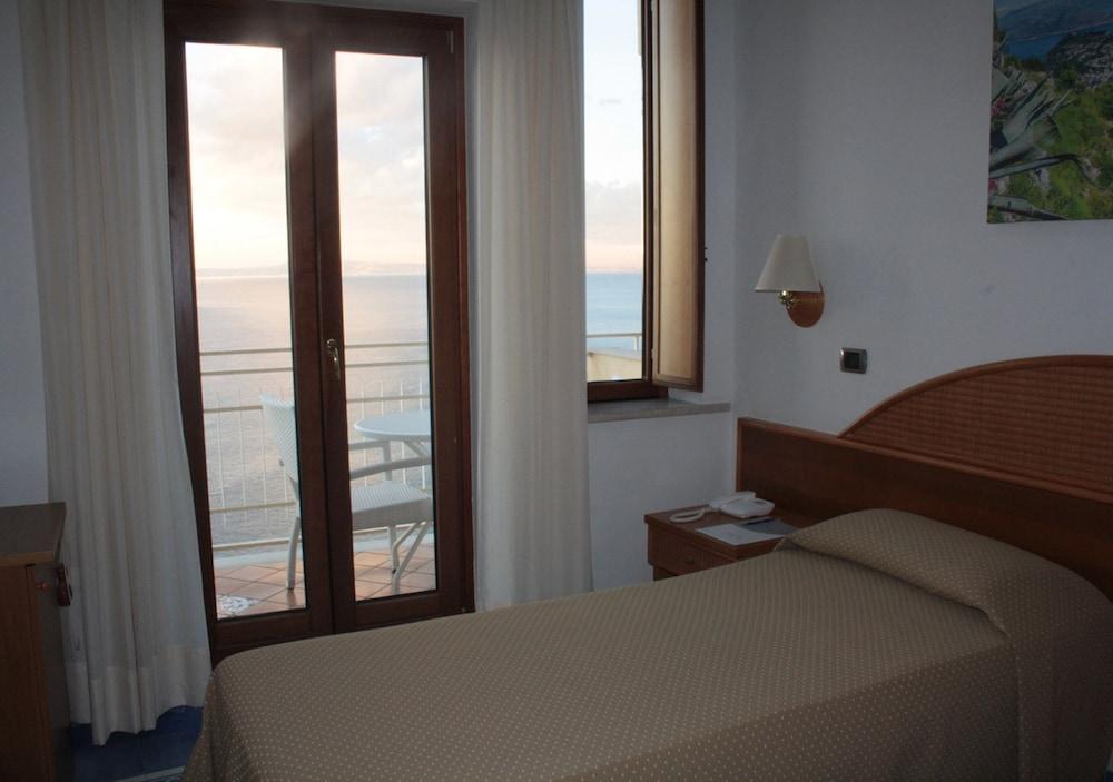 Hotel Sporting Vico Equense Esterno foto