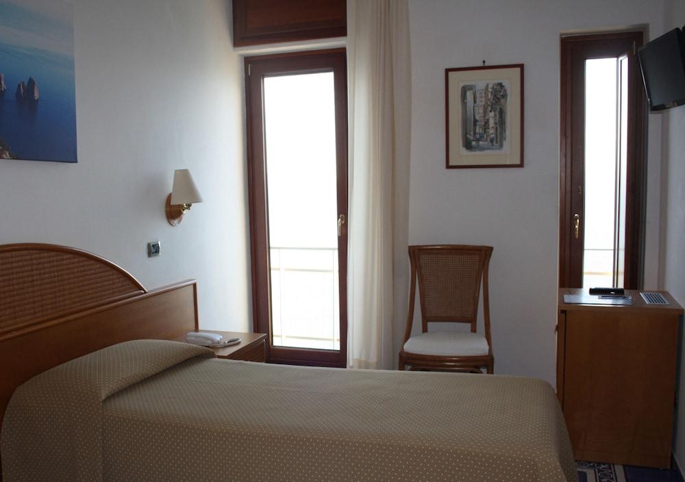 Hotel Sporting Vico Equense Esterno foto